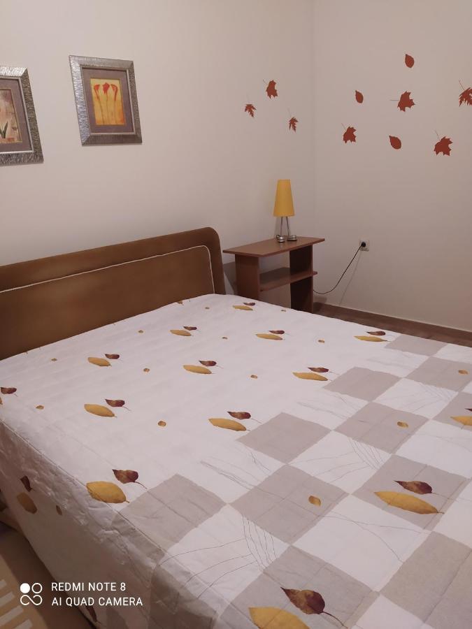 Διαμέρισμα Με Κήπο Orestias Exterior foto